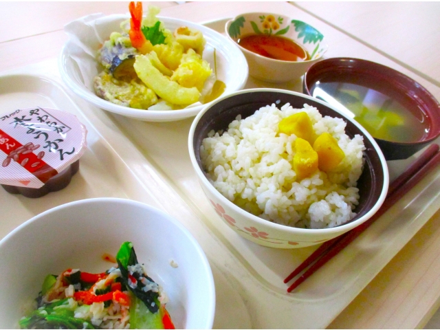 秋を感じる栗ご飯