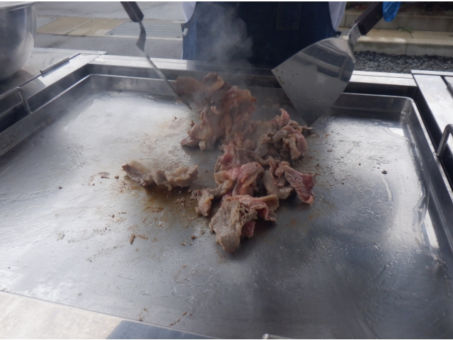 メインの・・・肉～！！！