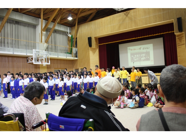 もくせいの家と小学生の皆さん