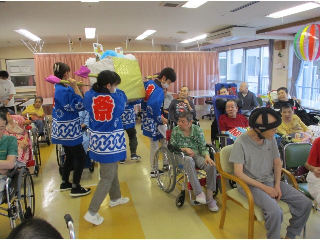 おみこし登場