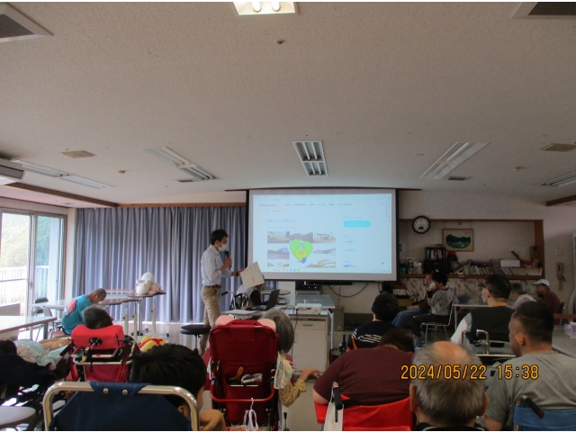 設楽苑との統合状況を写真付き資料で説明