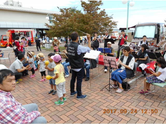 遊びに来てくれた子供たちも参加です