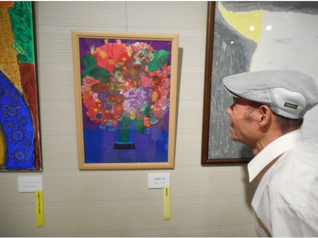 タイトルは「花瓶の花」