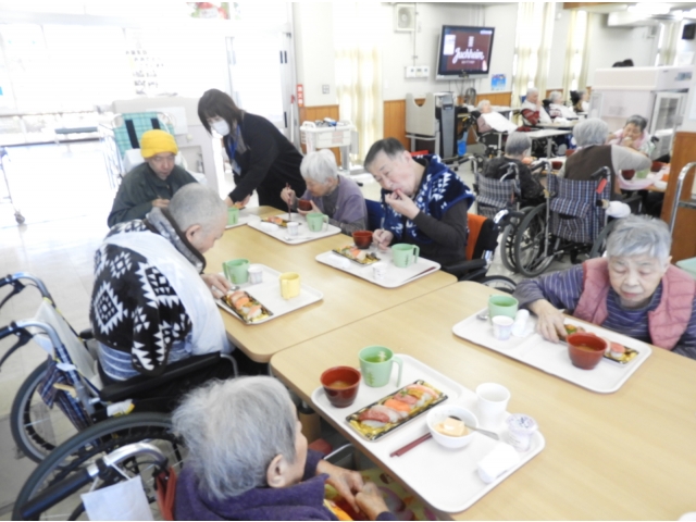 パクパク。