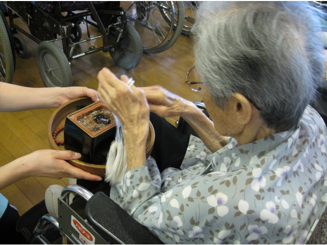 利用者の焼香