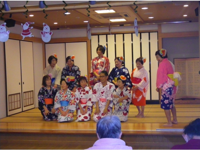 職員も一緒に踊りました！