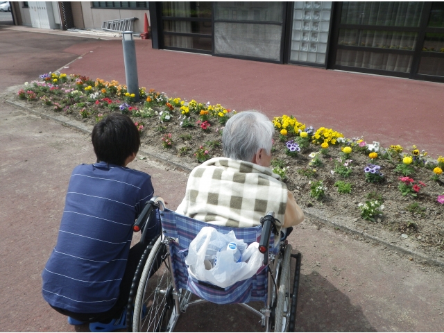 「きれいですね～」
「そうですね～」