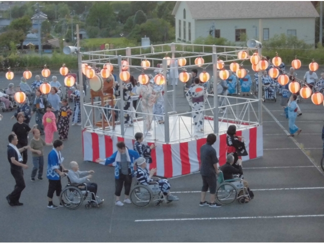 盆踊り風景（2）
