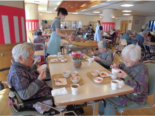 昼食の様子
