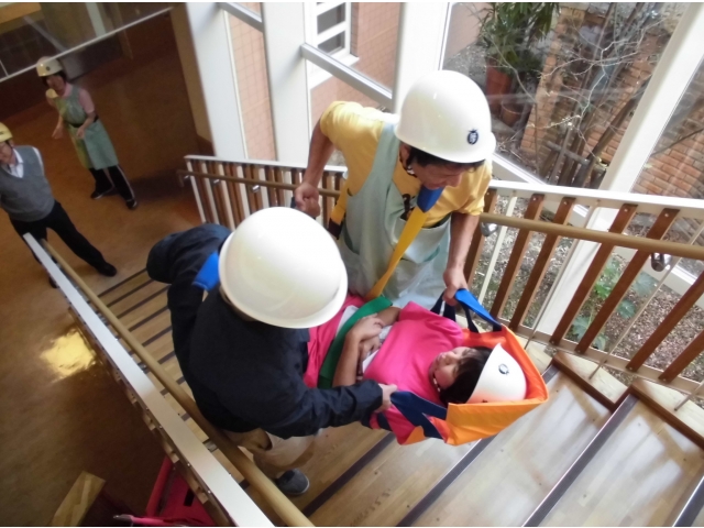 階段は1歩1歩慎重に