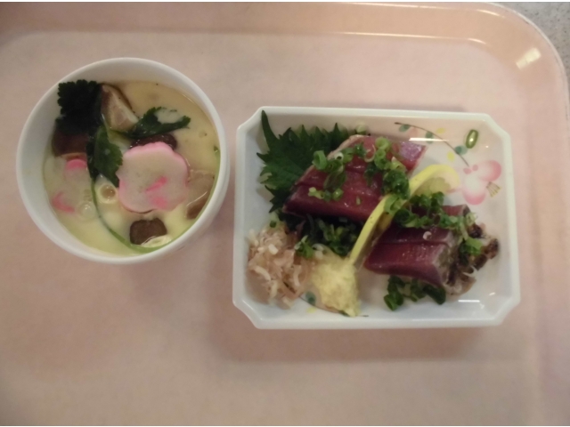 かつおのたたきと茶碗蒸し