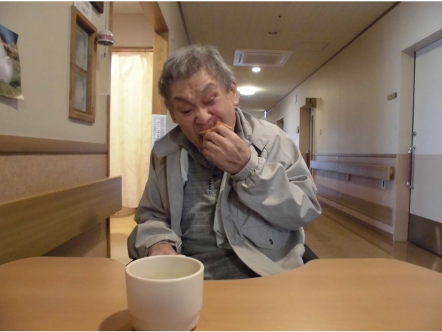 ぱくっ