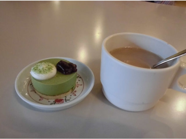 抹茶ムースとコーヒー