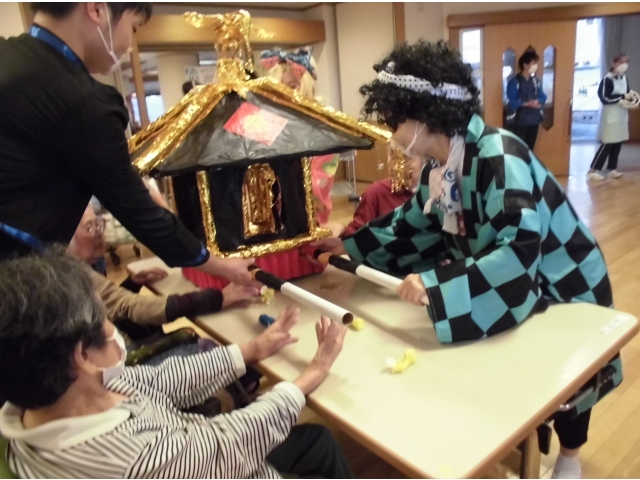 神輿を担ぎます