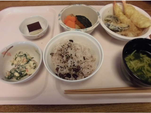 米飯、一口大食