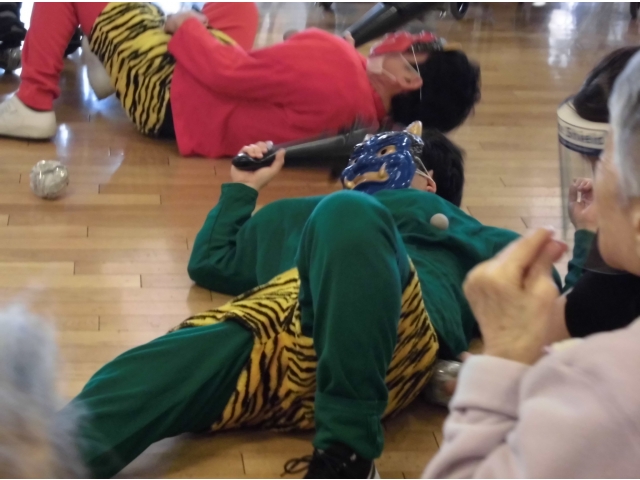 やられた～