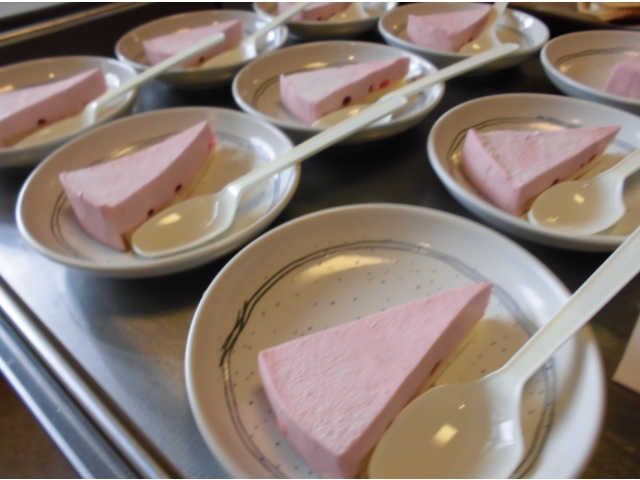 あまおう苺のムースケーキ