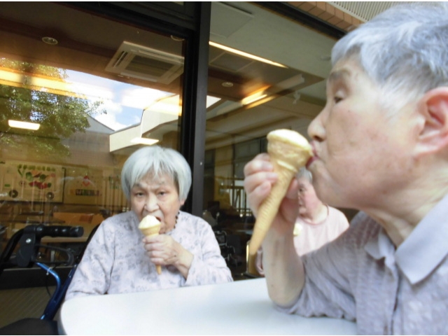 溶けちゃうから早く食べなきゃね