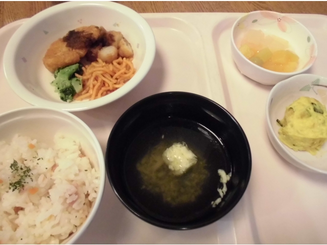 米飯、一口大食