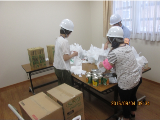 非常食を各家庭に配れるよう準備