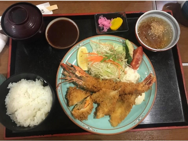 ミックスフライ定食