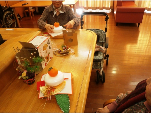 「あ、箱に見本があったわ」