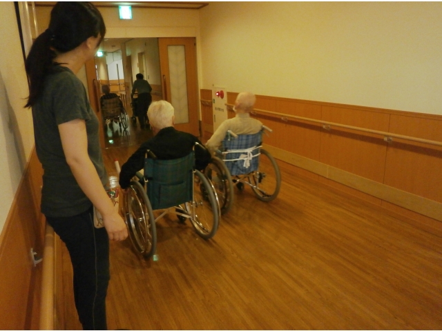 スタッフも入口からお見送り「いってらっしゃーい」