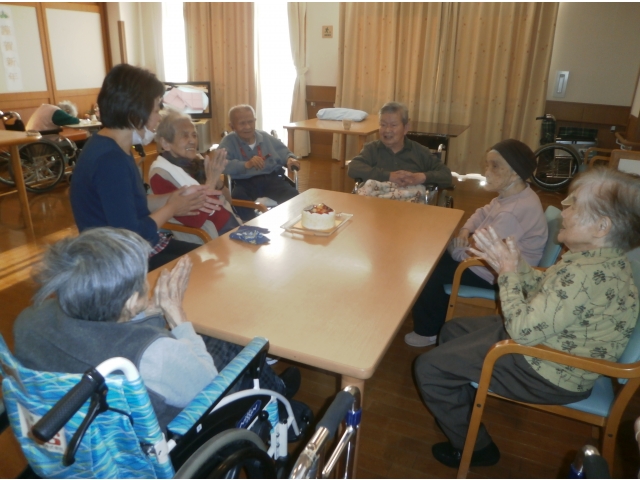 ユニットのみんなでお祝いしました