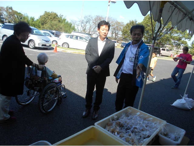 豊川市にある希全の里からはお菓子の出張販売に