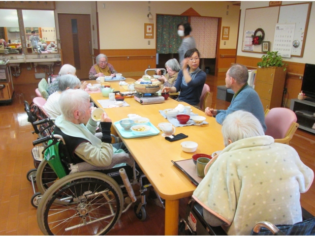 鍋を食べて冬の訪れを・・・。