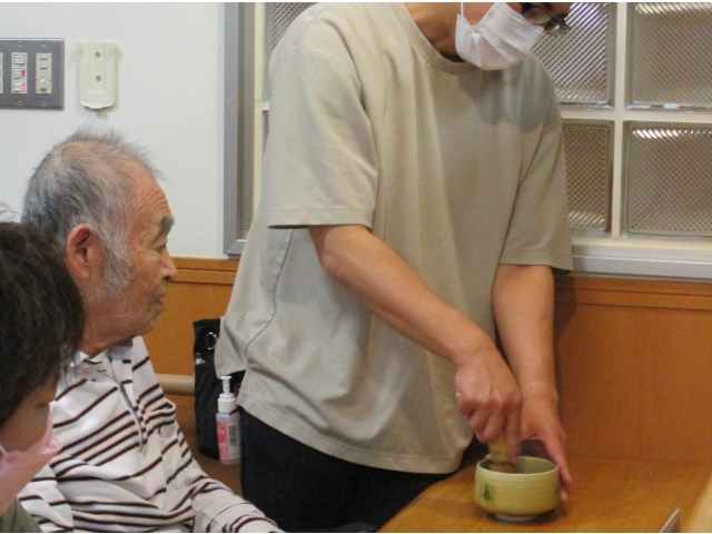 ②目の前でも点てます