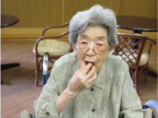 ⑧美味しくてほおばります😊