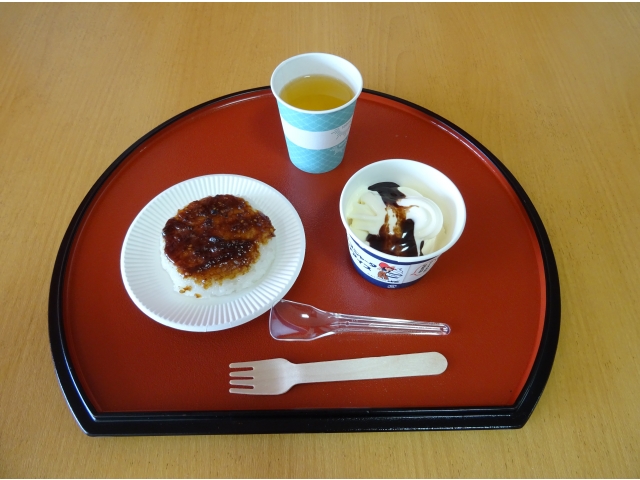 屋台からは“五平餅とソフトクリーム”を提供しました 