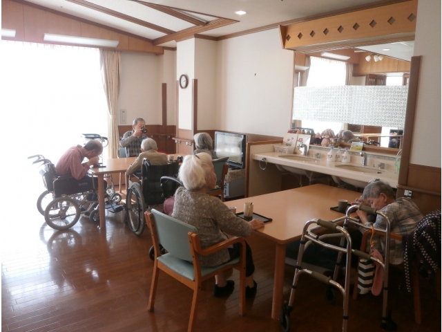 にじの家のリビングです