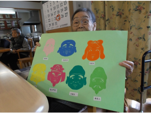 七福神の切り絵、細かい作業は忍耐が必要でした