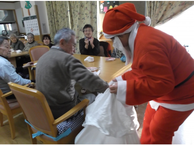 クリスマスにはサンタ訪問！！