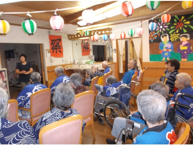 皆さん、浴衣に着替えて艶やかです