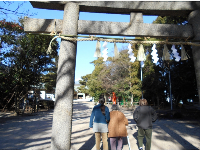 「大きな鳥居は昔からあったよ」