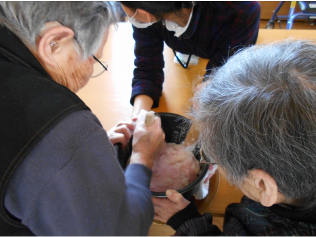 力をあわせて、疲れたら交代しましょう