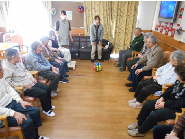 「５が出たら足踏みしまーす」