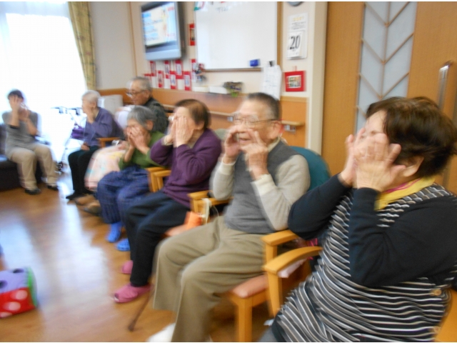 「２が出たよ、ほうれん線のばしてー」