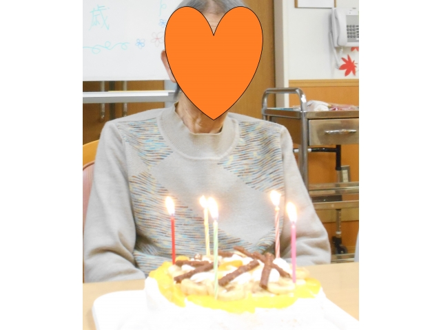 手作り誕生会、みんなにお祝いしてもらえると喜びもひとしおです