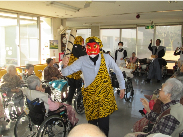 『鬼は外』鬼がロビーに