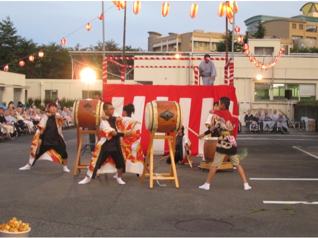 オープニングは石ヶ瀬太鼓！