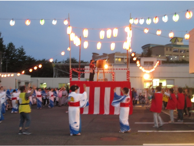 みなさんで踊りましょう！