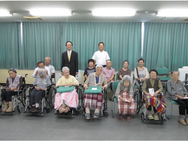 みなさんで記念写真です