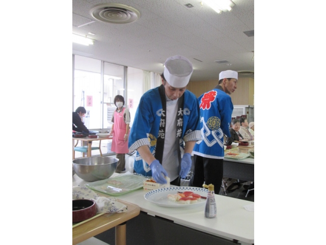 手際よく握っていきます!
