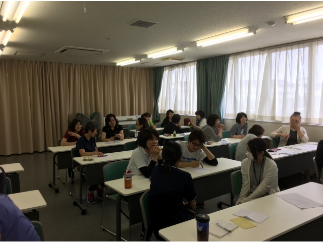グループにて話し合っています