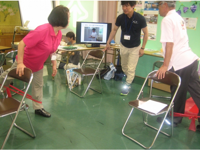 チューブを使ったヒップアップ