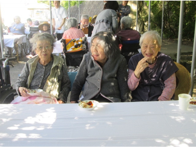 女子会、話もはずみます。